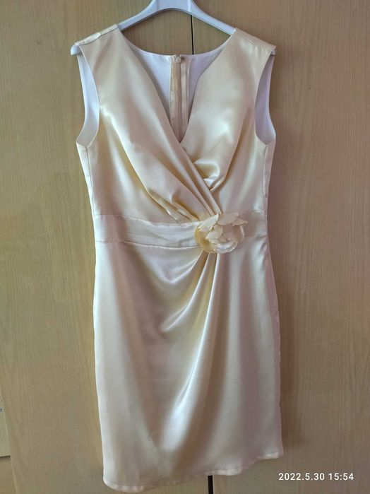 Elegancka, wieczorowa sukienka