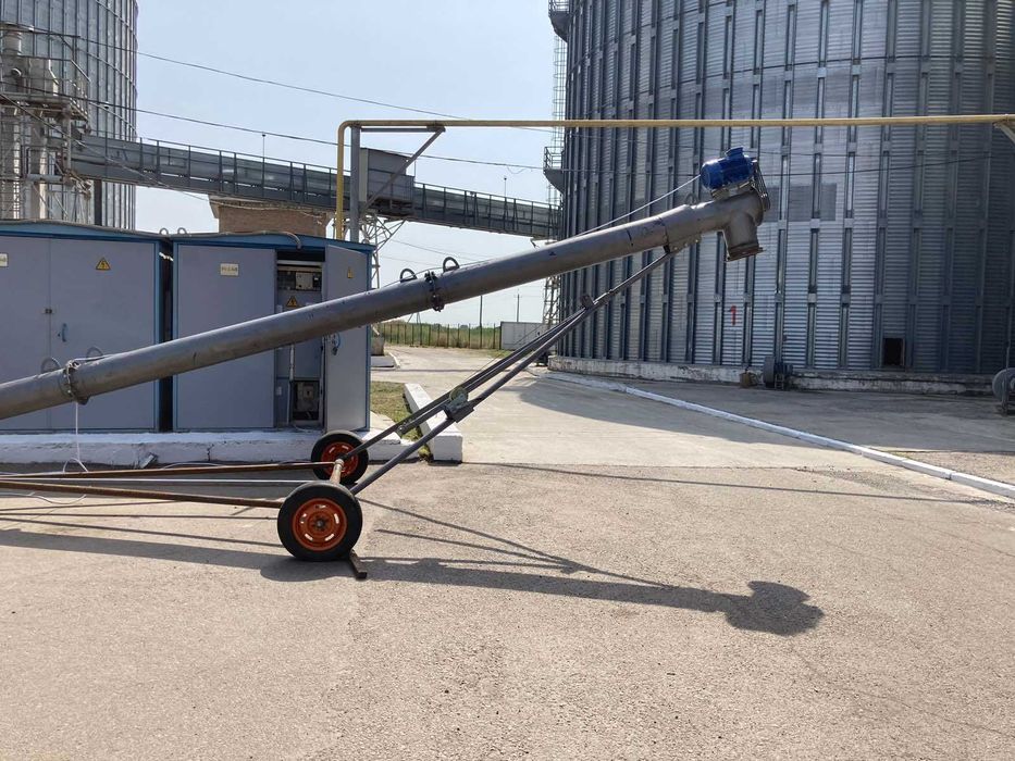 Шнекові навантажувачі (шнек, конвейєр, зернометатель, гвинтовий) зерна