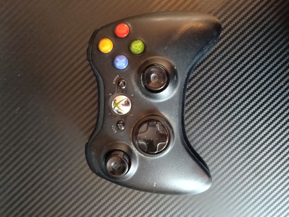 Xbox 360 slim + kompletne okablowanie + 1 pad