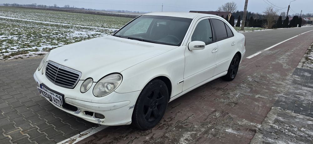 Mercedes E220 2.2CDI 2005r, manual sedan