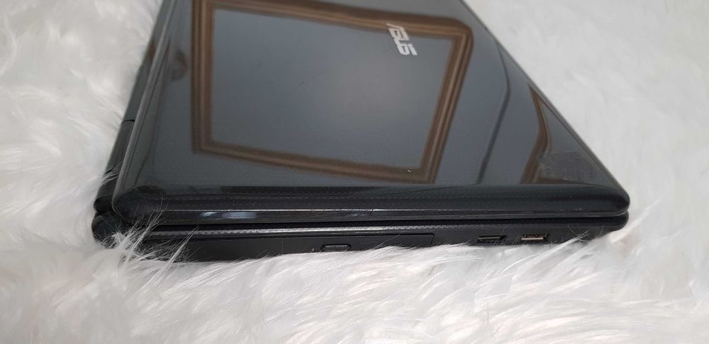 Laptop Asus K50IJ 15,6" Intel Pentium 3GB RAM, Dysk SSD 1 TB Ubuntu