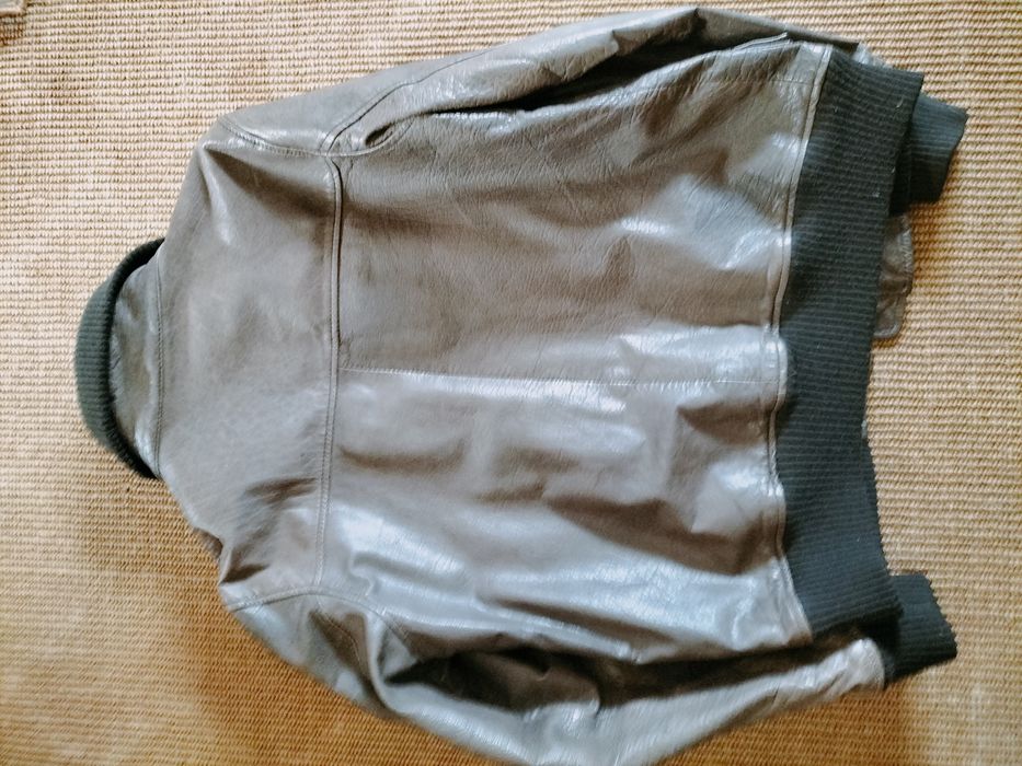 Casaco em pele como novo