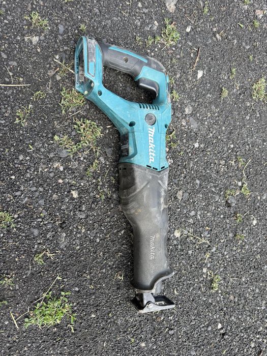 Pila szablasta/ lisica djr186 makita