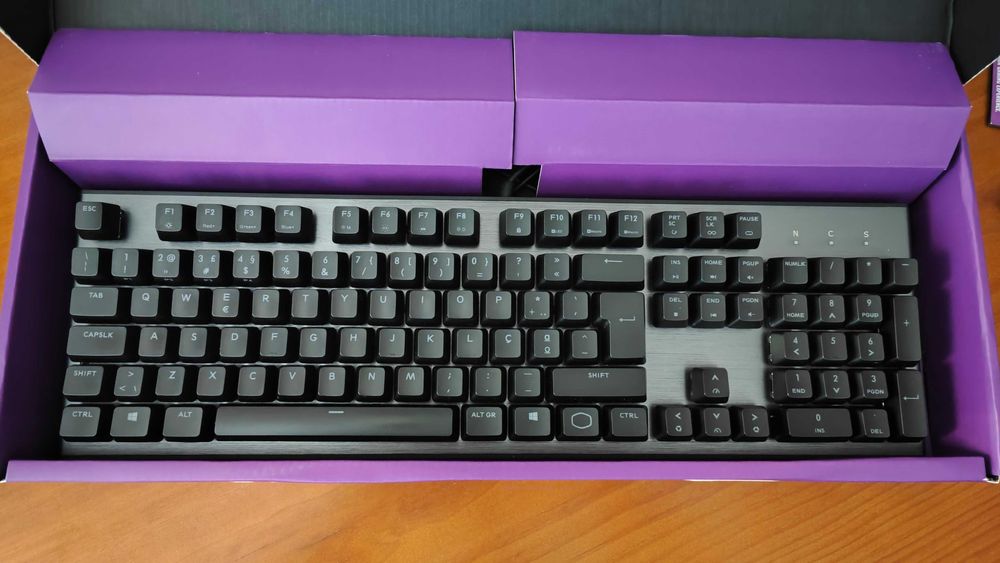 Teclado Mecânico Cooler Master CK550 Gateron Red