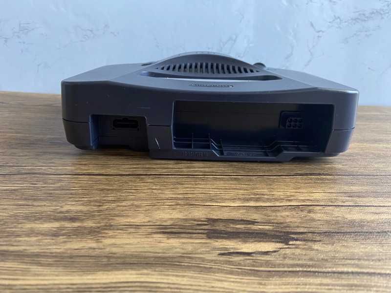 Consola JPN Nintendo 64 + jogos + acessórios