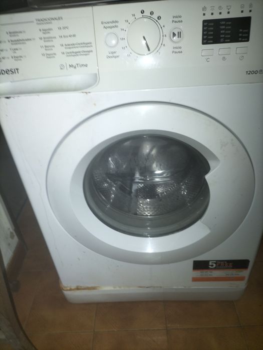 máquina de lavar roupa usada