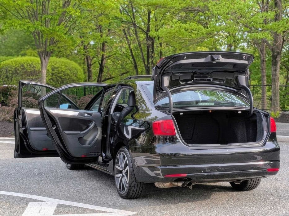 Volkswagen Jetta      2013