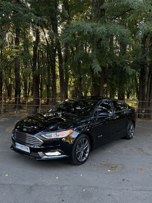Продам ford fushion 2017 hybrid