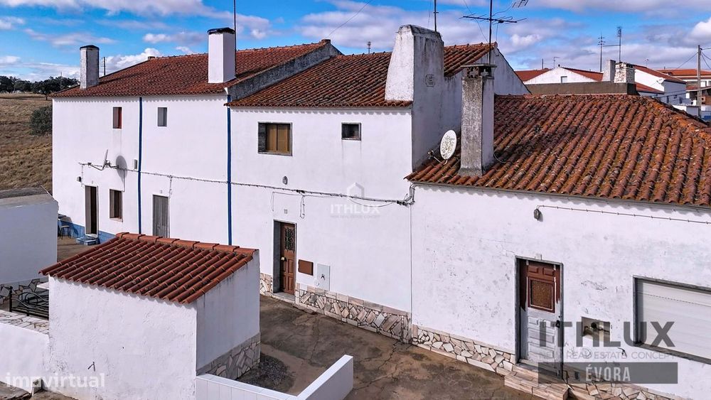 Refúgio Alentejano em Mina do Bugalho – Moradia Típica com 4 Quartos,