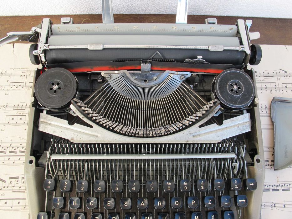 Máquina de Escrever Antares Antiga
