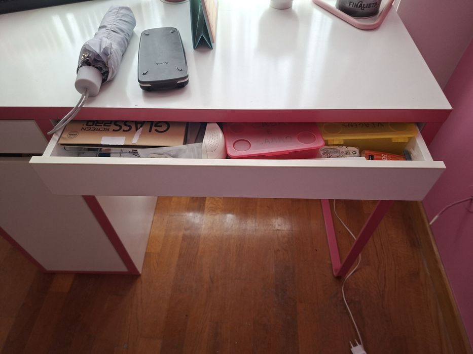 Secretária de estudo rosa  ikea