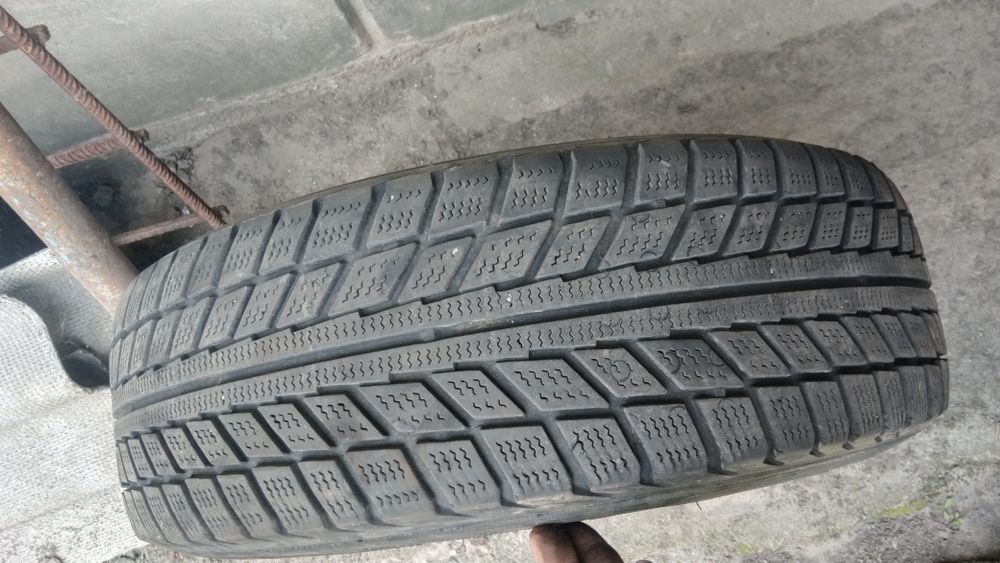 Продам шини з металевими дисками  195/65R15
