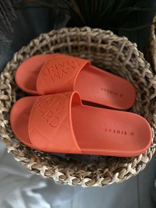 SINSAY pomarańczowe klapki GYM, rozm. 39 - stan bdb-