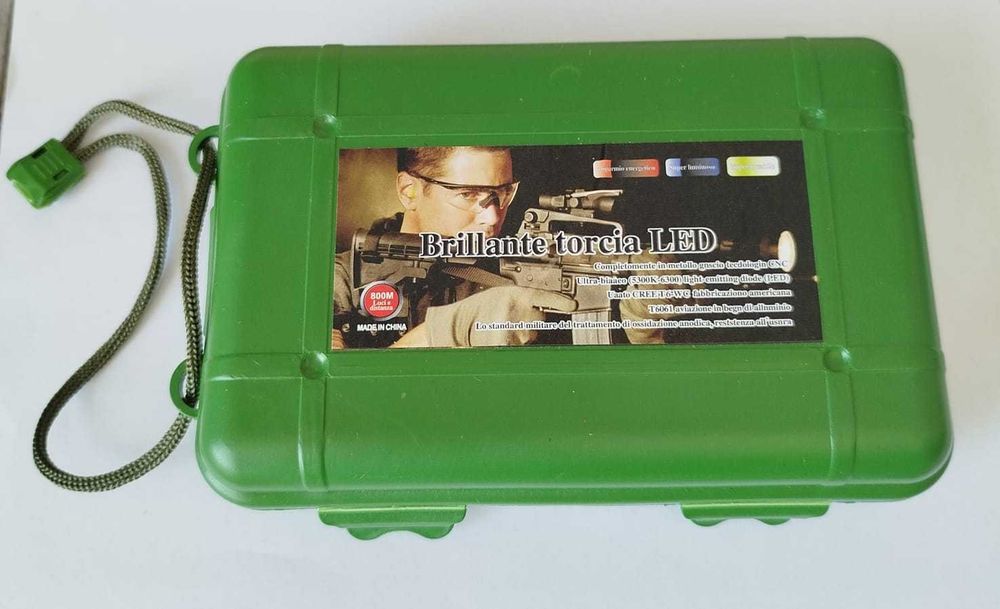 Lanterna LED COB recarregável magnética com caixa