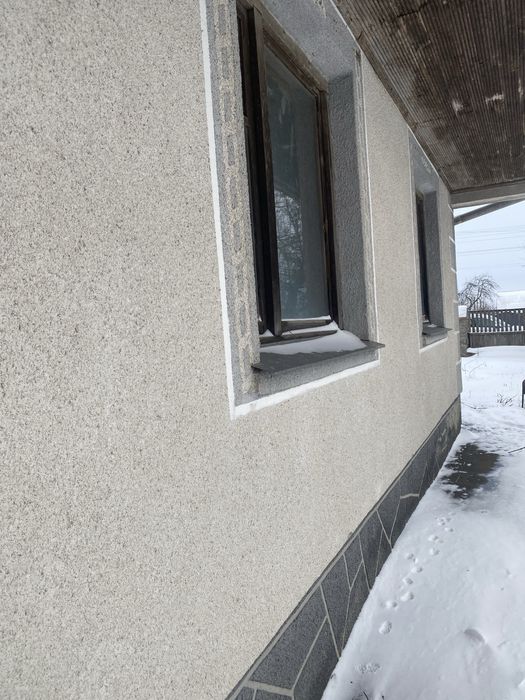 Продаж двоповерхового будинку з мансардою