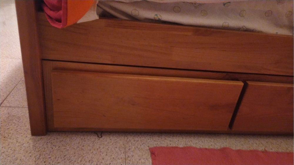 cama de madeira com 6 gavetas laterais
