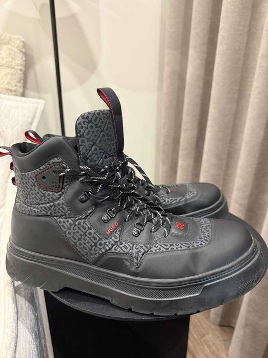 Чоловічі Hugo боти.