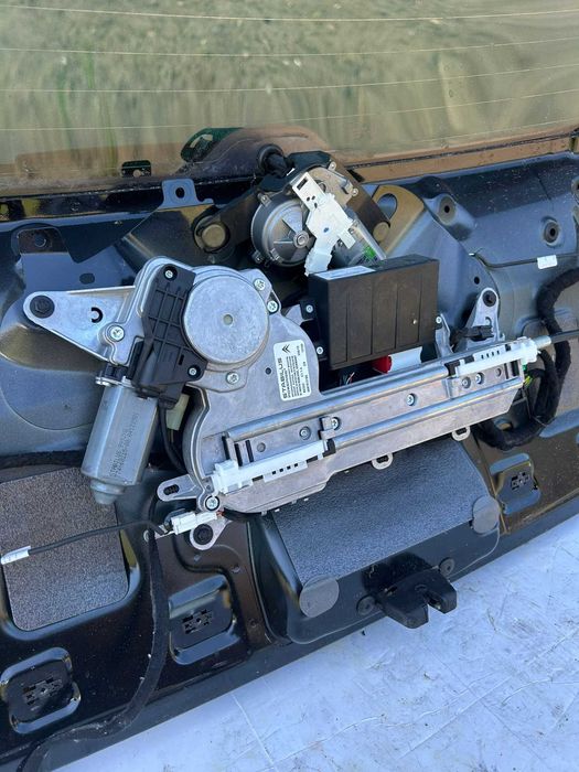 Mechanizm silniczek otwierania klapy elektrycznej Citroen C5 III X7