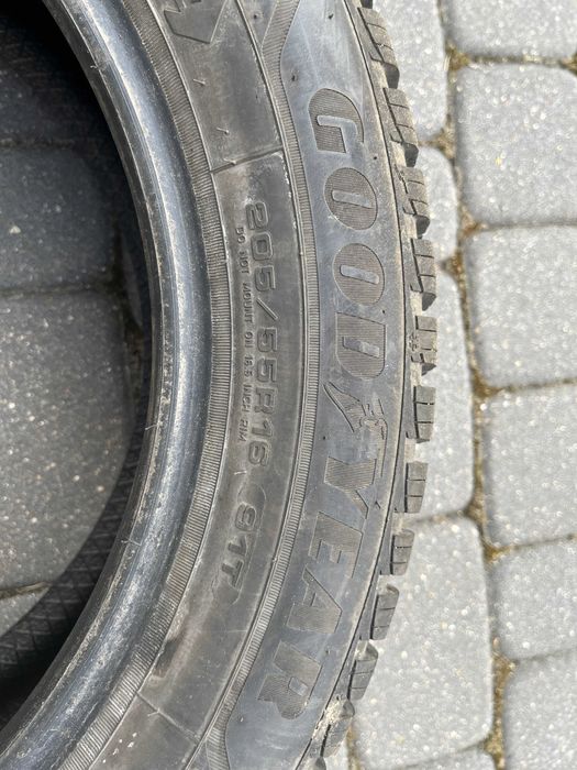 Opony 3 x GOODYEAR Ultra Grip 205/55R16