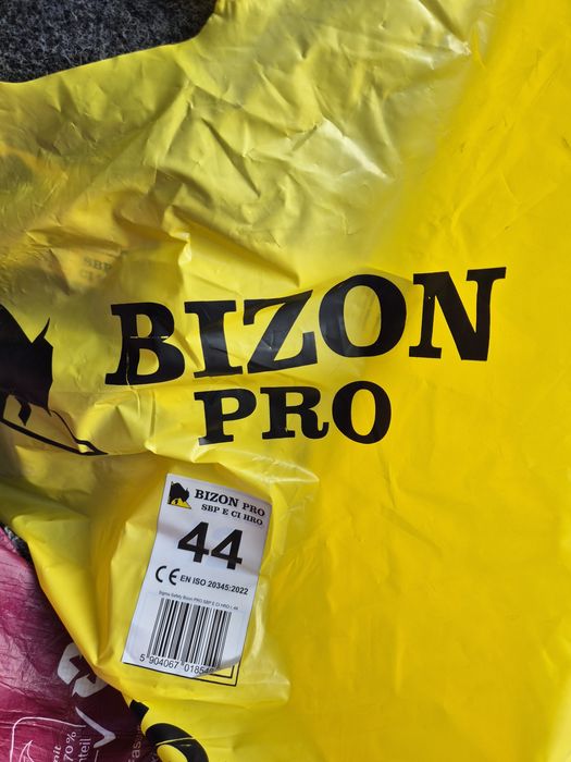Nowe Gumowce Bizon Pro rozmiar 44