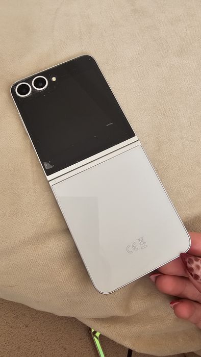 Samsung flip 6 branco