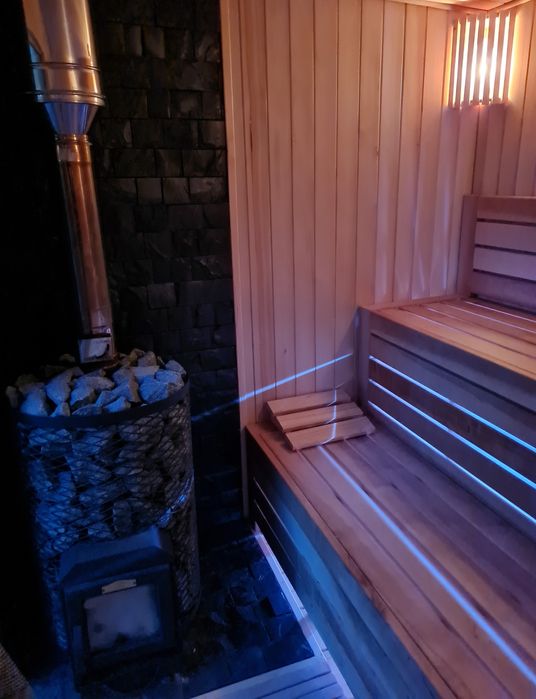 Działka z domkiem letniskowym sauną i basenem