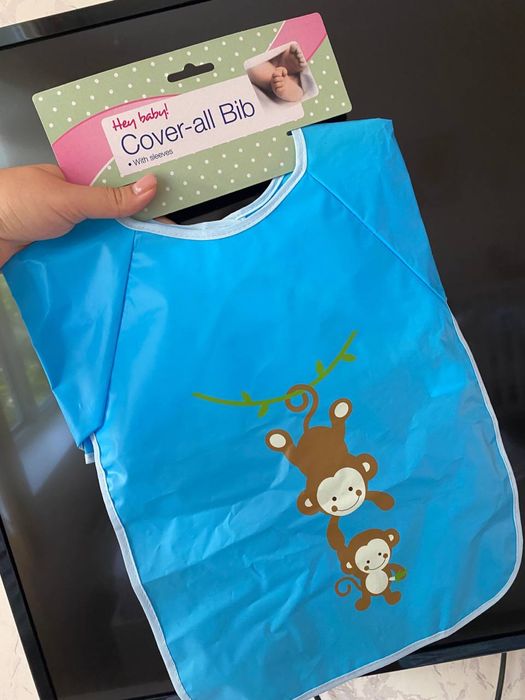 Нагрудник (слюнявчик) з рукавами