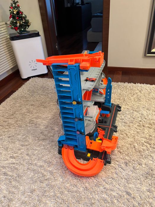 Garaz rekina Hot Wheels