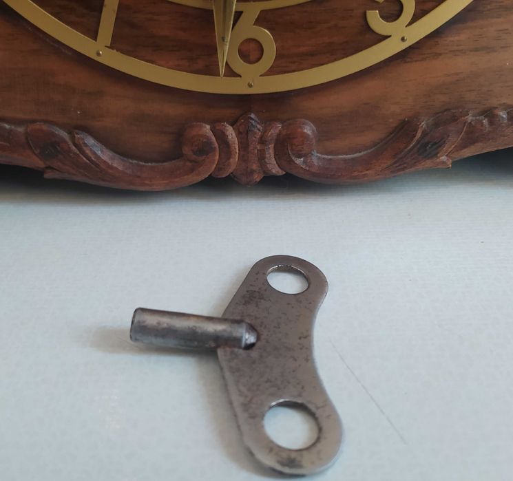 Zegar kominkowy Junghans