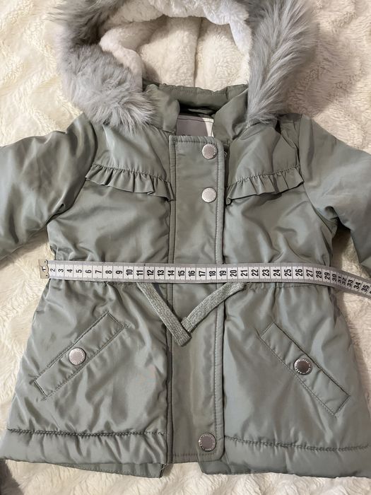 Продам демісезонну куртку на дівчинку