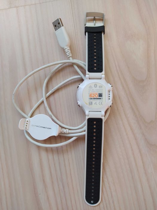 Спортивний годинник для бігу Garmin Forerunner 620