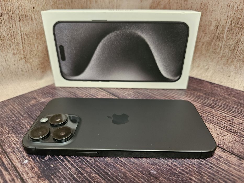 Смартфон Apple iPhone 15 Pro Max 256Gb Black Titanium 84% з гарантією