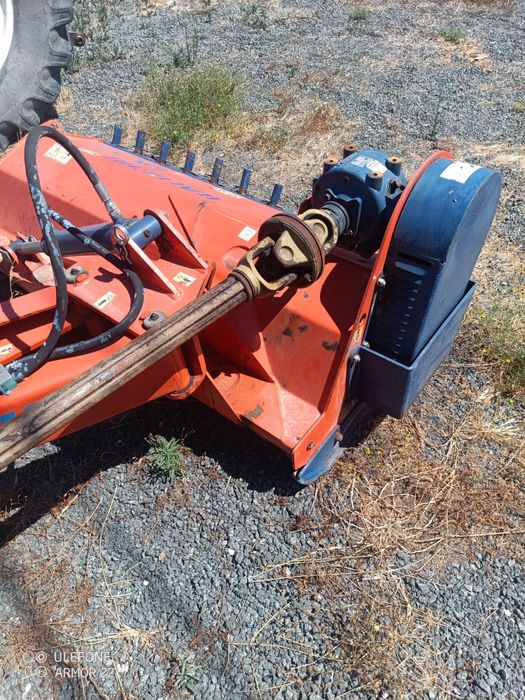 Destroçador Galucho com deslocamento lateral