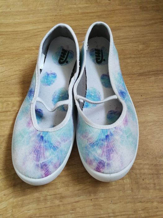 Kapcie trampki buty 35