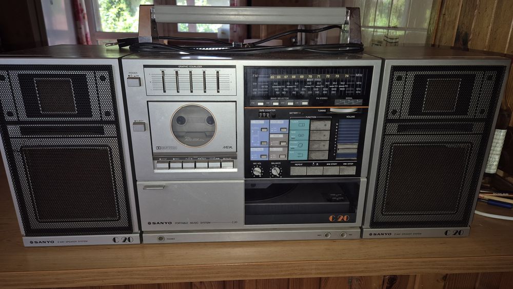 Boombox Sanyo c20 portable music system