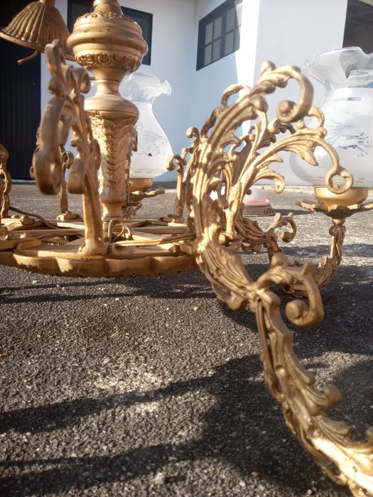Vendo candeeiro muito bonito dourado