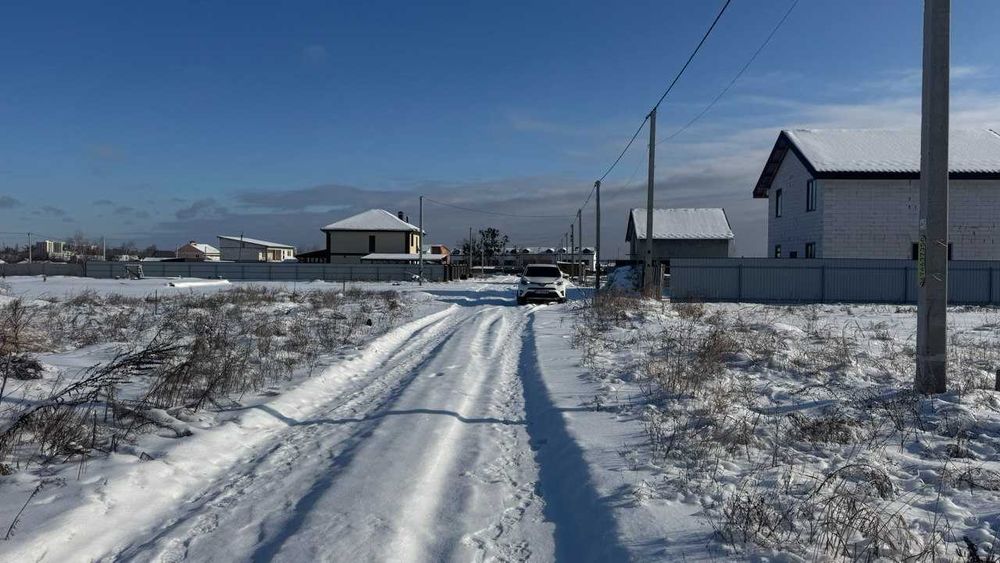 Продаж видової ділянки 8 соток в хорошому спокійному місці.