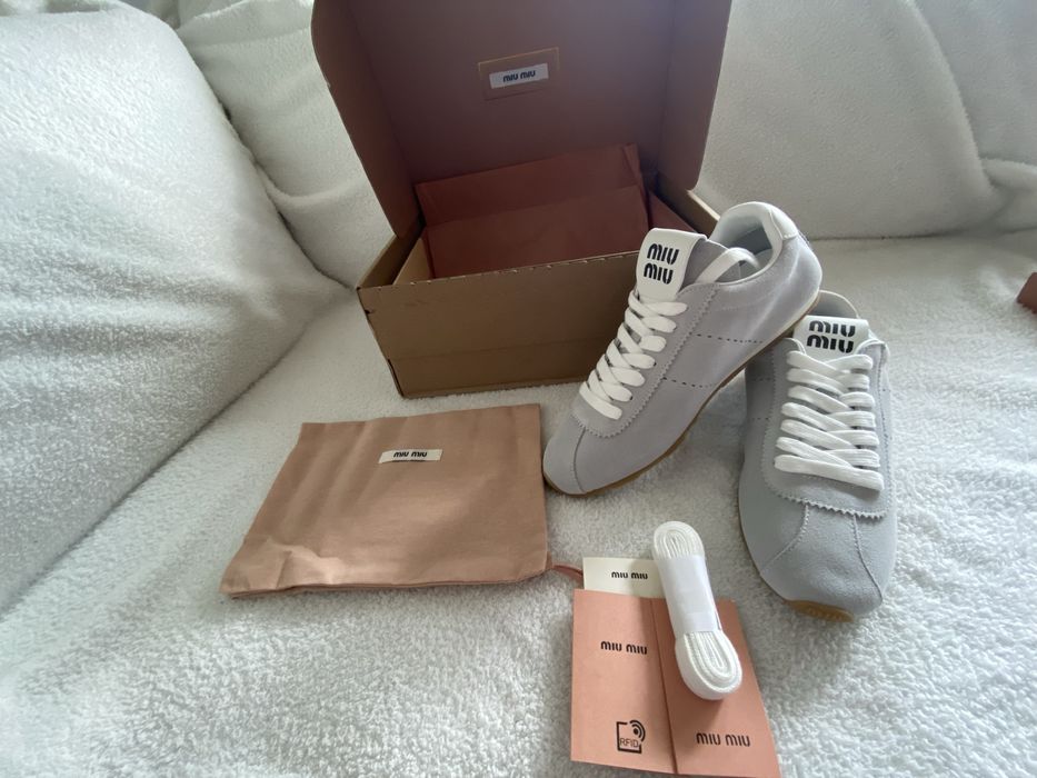 Sneyakersy Miu Miu Plume