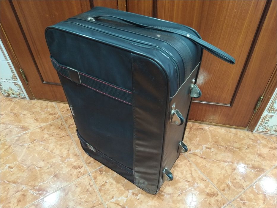 Mala malas de porão até 23 kg viagem casa quarto apartamento vivenda.