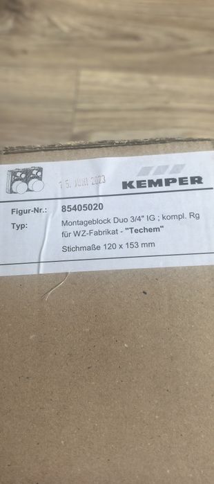 Blok montażowy wodomierza KEMPER