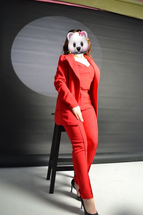 Костюм жіночий трійка