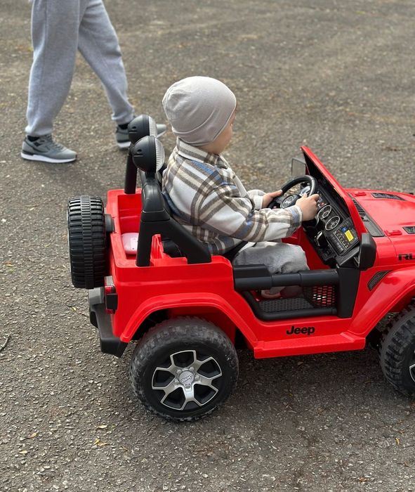Jeep auto na akumulator