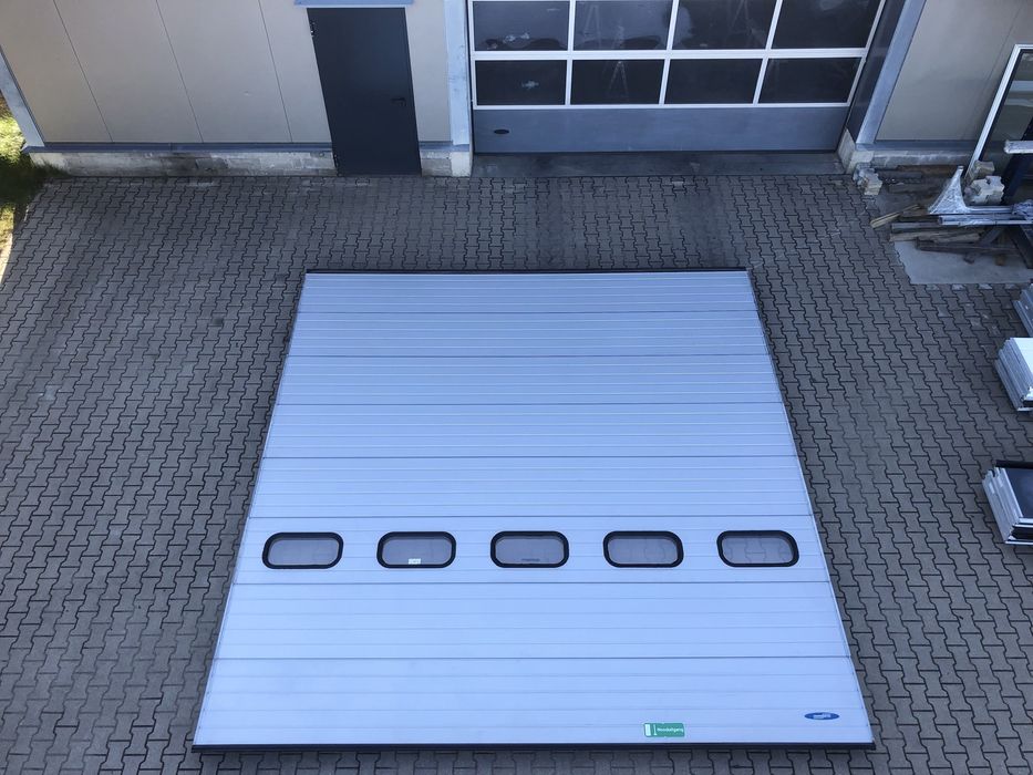 Brama 480 x 500 panelowa segmentowa garażowa przemysłowa rolowana bramy garażowe