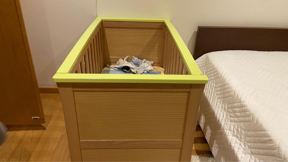 Cama de bebe usada da Trama e colchāo gratis