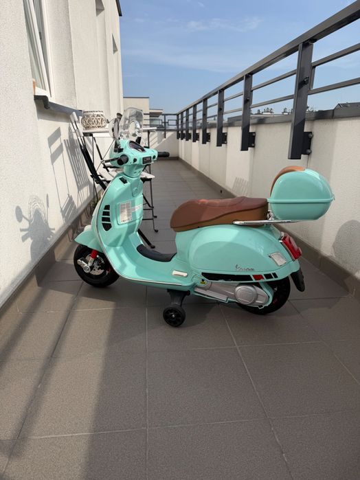 Skuter Elektryczny Vespa ( bardzo mało używany jak nowy )
