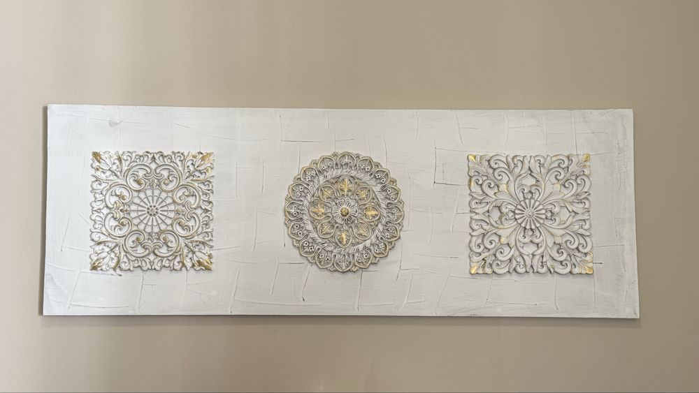 Quadro branco e dourado