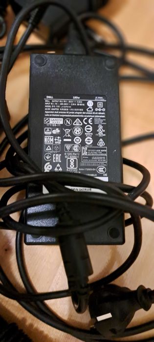 Stacje dokujące DELL oraz zasilacze kpl. do laptopów/ laptopa notebook'ów / netbook'a oryginalne
