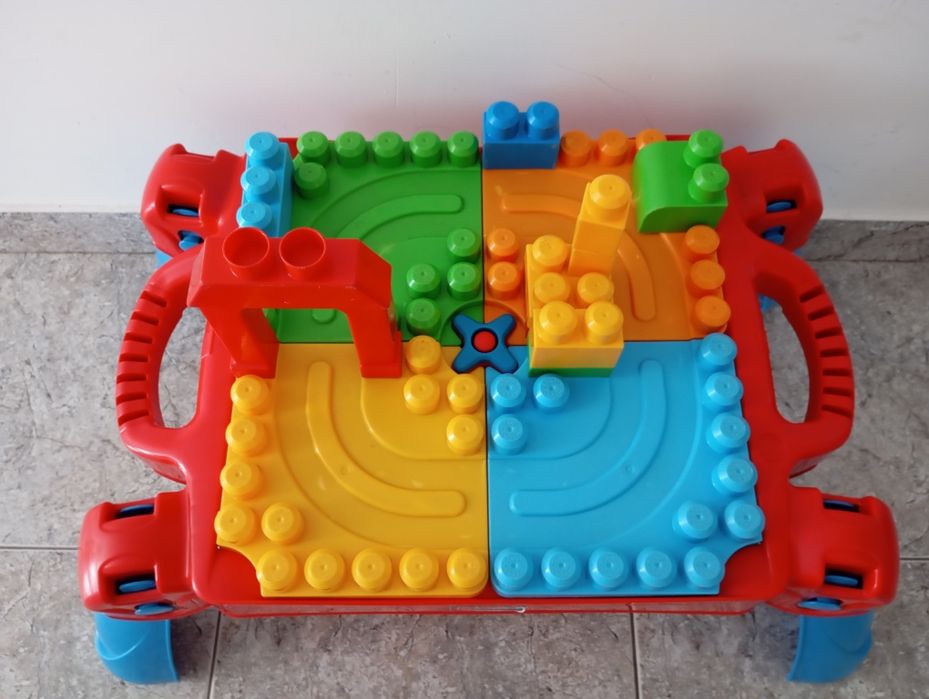 Mega Blocks - mesa de jogo de encaixe - 58*40 cm