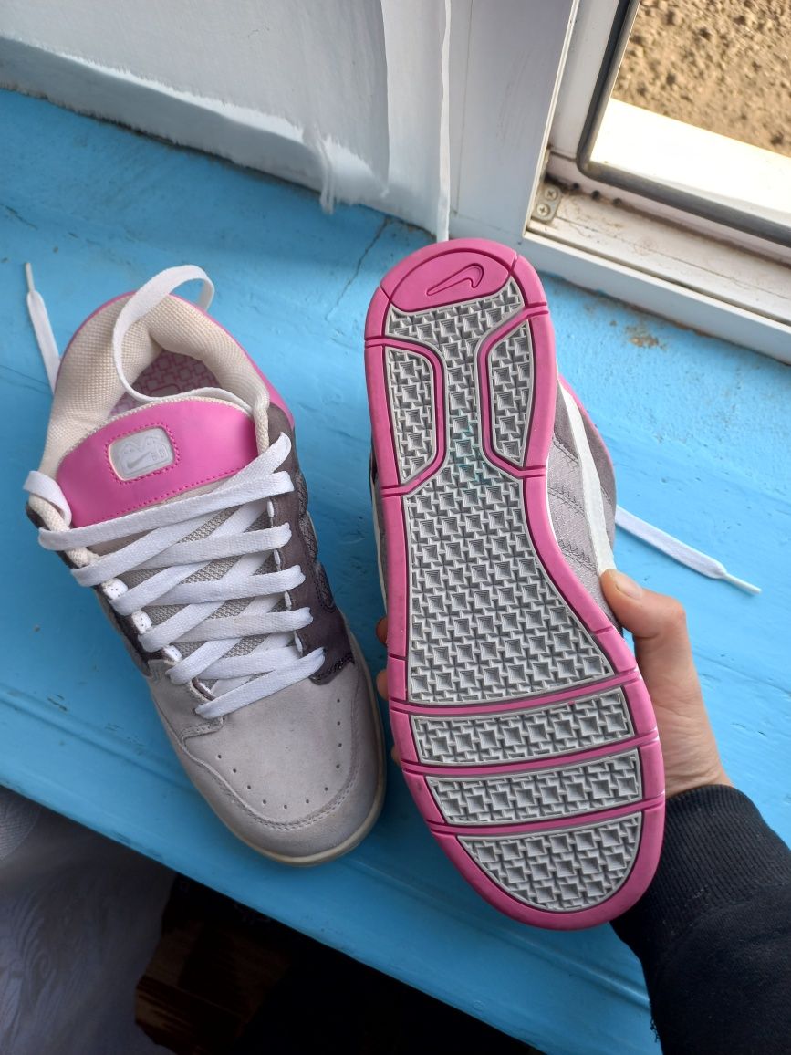 Nike 6.0 skate shoes deals