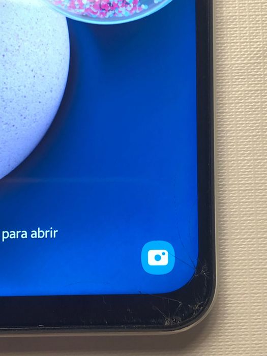 Samsung A13 (ecrã partido no canto inferior)